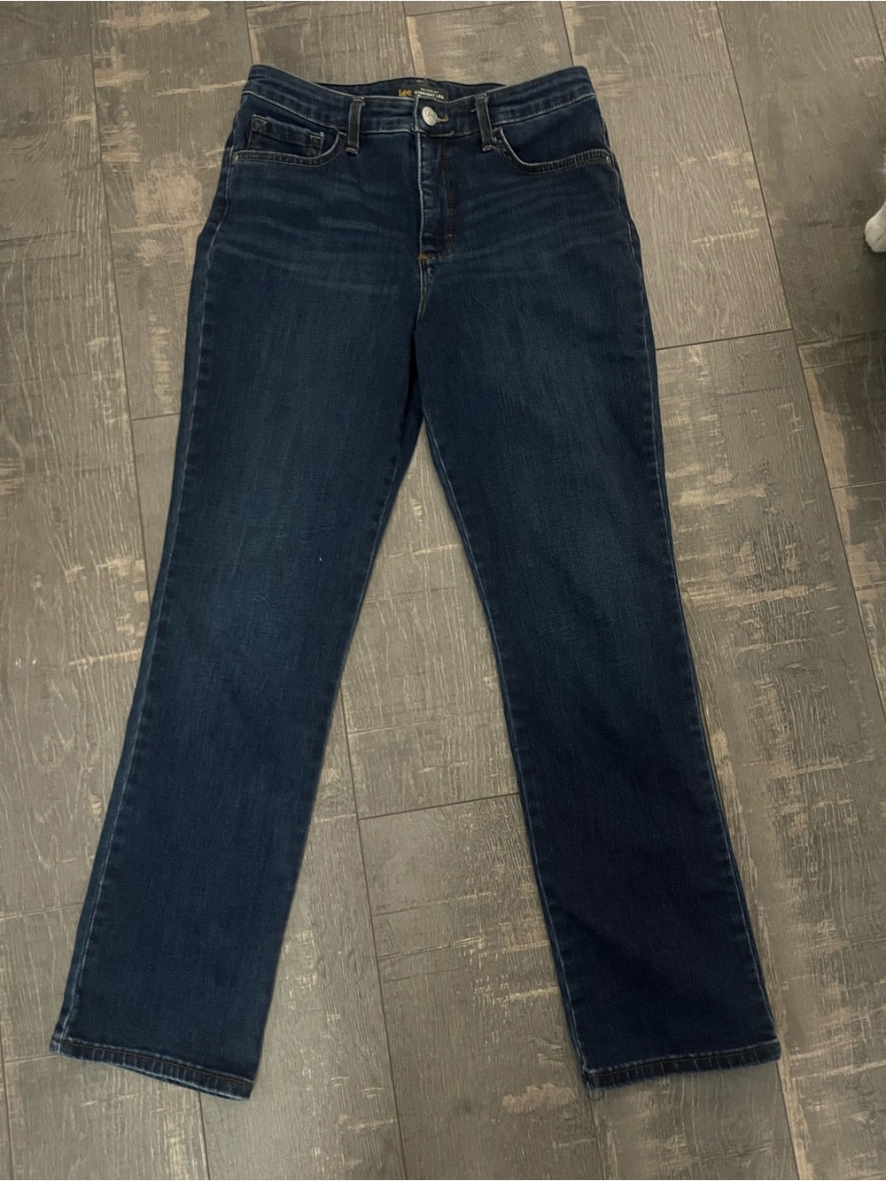 Lee Women's Relaxed Fit Straight Leg High Rise